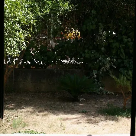 米杜勒亚斯公寓酒店 *