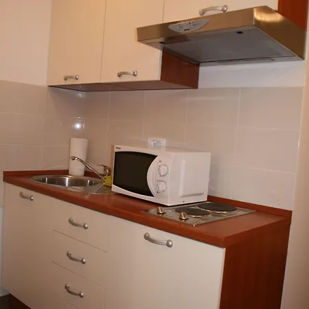 米杜勒亚斯公寓酒店