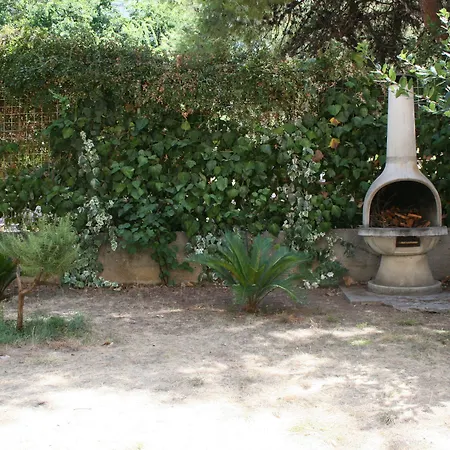 米杜勒亚斯公寓酒店 *